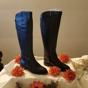 Woman's Black Franco Sarto size 7 1/2m Riding Boots. They are Beautiful leather.